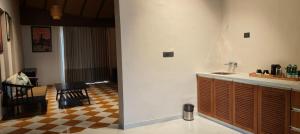 Kuchyň nebo kuchyňský kout v ubytování The Forest Chapter by Sayaji, Jawai + 26 fotografií