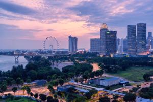Nespecifikovaný výhled na destinaci Singapur nebo výhled na město při pohledu z hotelu