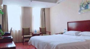 Afbeelding uit fotogalerij van GreenTree Inn Lian Yun Gang Benniu Square Hotel in Donghai +99 foto's