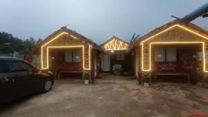 Bygningen som campingpladsen ligger i