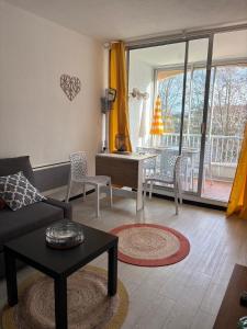 Khu vực ghế ngồi tại Calanques By Bellavista 300m de la plage - parking - loggia