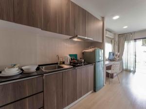Η κουζίνα ή μικρή κουζίνα στο Apartments in the NICE condominium on Bang Tao Beach