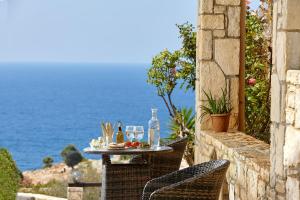 Příroda nedaleko prázdninového domu + 10 fotografií