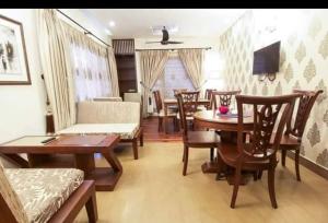 TV a/nebo společenská místnost v ubytování Hotel Exclusive