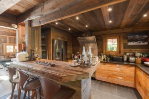 Nhà bếp/bếp nhỏ tại Chalet Zibeline +30 ảnh