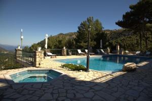Πισίνα στο ή κοντά στο Sommer Dafnopanagia Villa Magda