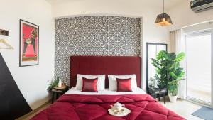 Postel nebo postele na pokoji v ubytování Artistic Haven 1BHK Apartment, Vrindavan + 147 fotografií