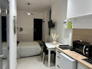 Køkken eller tekøkken på Nid douillet au coeur d'Auxerre