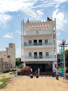 Το κτήριο όπου στεγάζεται  το ξενοδοχείο +5 φωτογραφίες