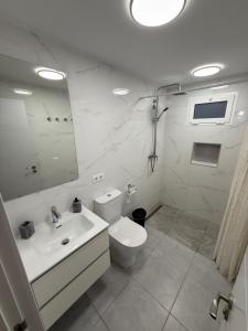 Ένα μπάνιο στο Casa Tamarán +25 φωτογραφίες