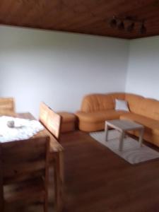 Posezení v ubytování Ferienwohnung In Zandt Mit Garten Und Grill