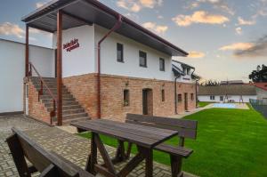 Το κτήριο όπου στεγάζεται  το διαμέρισμα