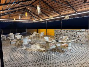 Posezení v ubytování Le Terra Luxury Suites and Swimming Pool by GVR Grand