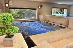 Πισίνα στο ή κοντά στο Eden's ספא בוטיק