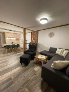 Posezení v ubytování Ferienwohung Zirbe