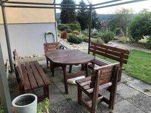 Zahrada ubytování 1-room apartment under roof with view