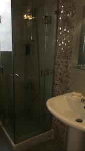 Ένα μπάνιο στο Stella heights North cost