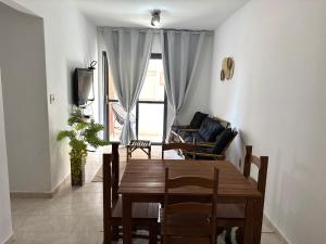 Μια τηλεόραση ή/και κέντρο ψυχαγωγίας στο Apartamento inteiro