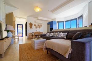 Χώρος καθιστικού στο Meloneras beach detached house with BBQ and garden