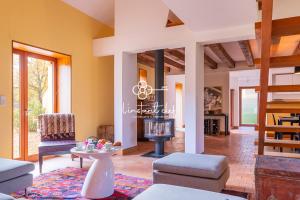 Χώρος καθιστικού στο Bulle de calme bucolique - jardin & piscine privée