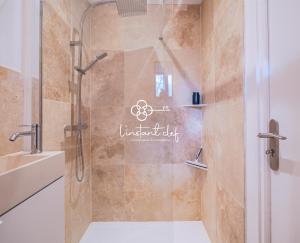 Ένα μπάνιο στο Bulle de calme bucolique - jardin & piscine privée +16 φωτογραφίες