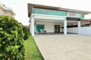 Το κτήριο όπου στεγάζεται  η βίλα