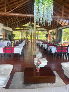 Restaurace v ubytování Hotel Campestre la Loma curiti