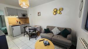 Kuchyň nebo kuchyňský kout v ubytování Le Donnette - Appt lumineux - accès métro Rouen