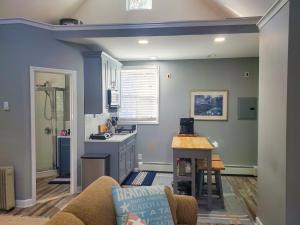 Φωτογραφία από το άλμπουμ του Cozy Studio σε Amityville +1 φωτογραφίες