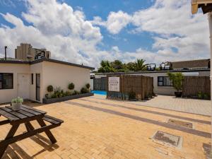 Πισίνα στο ή κοντά στο La Bella Vida Self Catering Apartments +211 φωτογραφίες