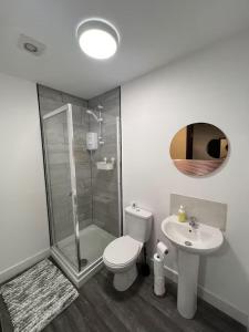 Ένα μπάνιο στο Modern City Studio Heart of Wolverhampton Appt 5