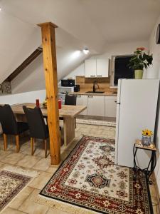 Kuchyň nebo kuchyňský kout v ubytování Galas Lodge - Nähe Red Bull Ring