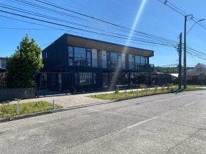 Budova, kde se apartmán nachází + 2 fotografie