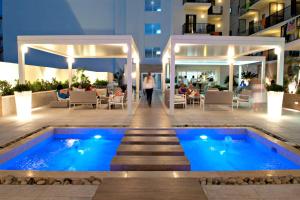 Bazén v ubytování Hotel Santana nebo v jeho okolí