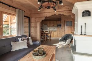 Χώρος καθιστικού στο Domki Gliczarów - świetna lokalizacja z widokiem na góry - idealne dla rodzin lub grupy znajomych