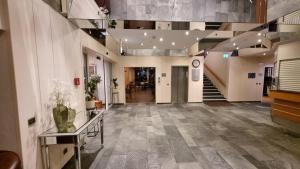 Ο χώρος του λόμπι ή της ρεσεψιόν στο Hotel am Rosenpark