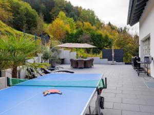 Stolní tenis v ubytování Waldklang - Refugium Schwarzwald nebo okolí