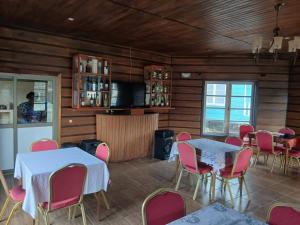 Sohvabaar või baar majutusasutuses El Complejo Turístico KUMA MANDJI de Corsico