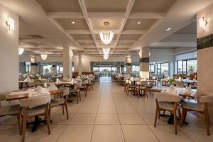 Restaurace v ubytování Annabelle Beach Resort