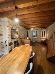 Fotografie z fotogalerie ubytování Duplex de charme Quimpérois Place Saint-Corentin v destinaci Quimper