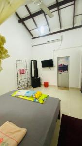 Μια τηλεόραση ή/και κέντρο ψυχαγωγίας στο Summer Salt Hiriketiya