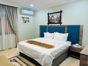 Voodi või voodid majutusasutuse اديم للشقق المخدومة toas