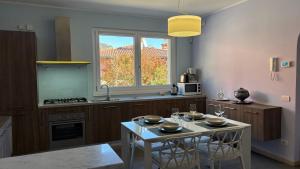 Nhà bếp/bếp nhỏ tại Rebecca Apartment