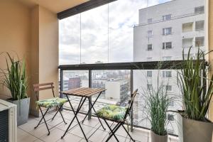 Balkón nebo terasa v ubytování Grochowska 207 Rondo Wiatraczna by PerfectApart