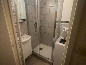 Koupelna v ubytování Charmant studio avec balcon proche des pistes - FR-1-165A-204