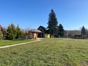 Το κτήριο όπου στεγάζεται  η παραθεριστική κατοικία