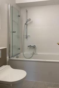 Koupelna v ubytování Apartment Residenza Chesa Margun 45-2 by Interhome + 15 fotografií