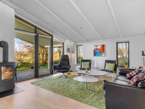 Χώρος καθιστικού στο Holiday Home Sigbrit - 100m from the sea by Interhome