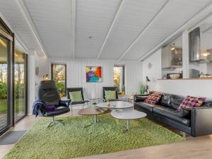 Χώρος καθιστικού στο Holiday Home Sigbrit - 100m from the sea by Interhome