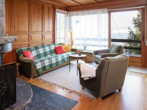 Posezení v ubytování Chalet Chalet Les Portes by Interhome + 37 fotografií